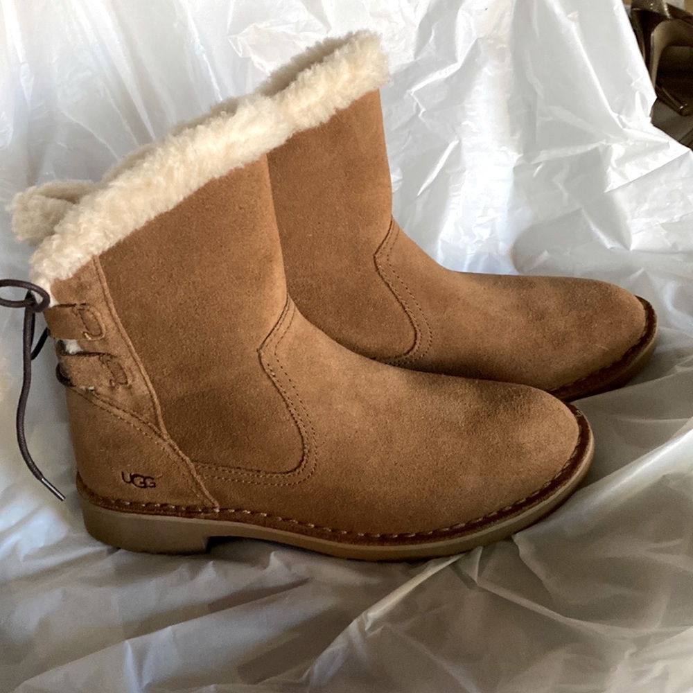UGG Women's Naiyah Boot Chestnut Size 7 NEW